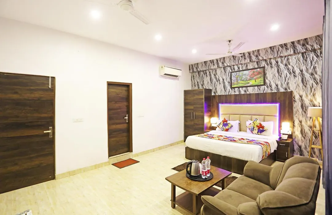 Hotel The Kiara Near Delhi Airport-1