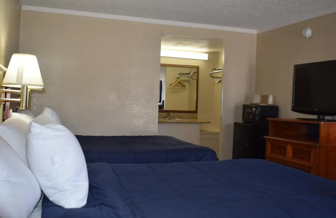 Knights Inn Farmington Hills-1