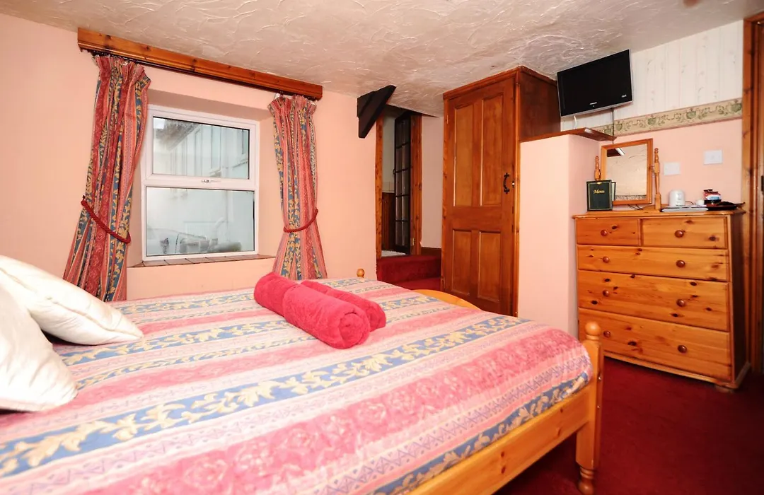 The West Country Inn-1