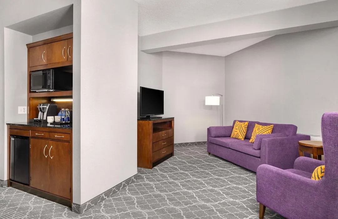 Hilton Garden Inn Calgary Airport-1