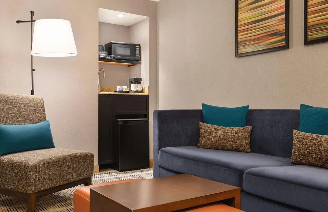 Embassy Suites By Hilton Kansas City Overland Park-1