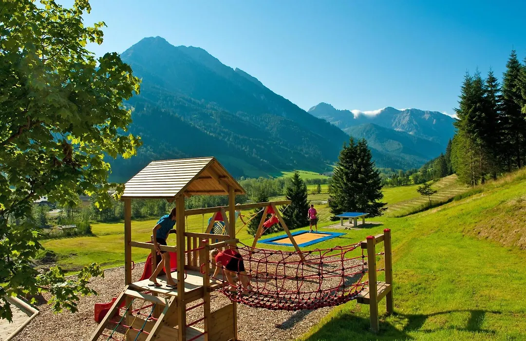 Familien- und Wellnesshotel Hanneshof-1