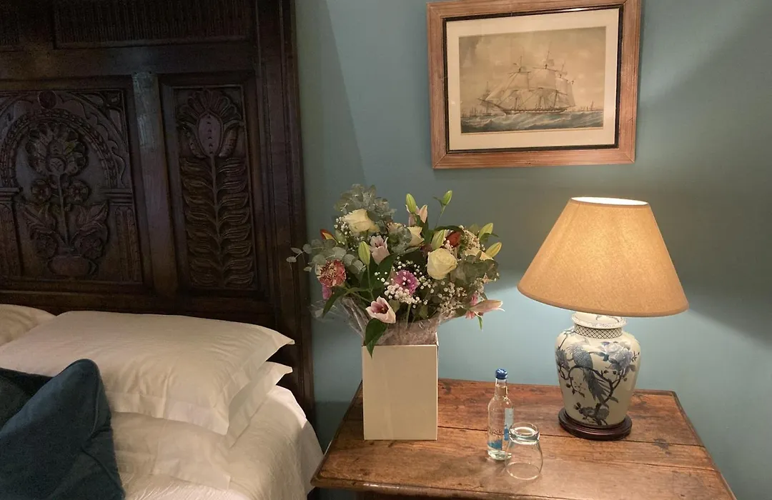 Old Downton Lodge-1