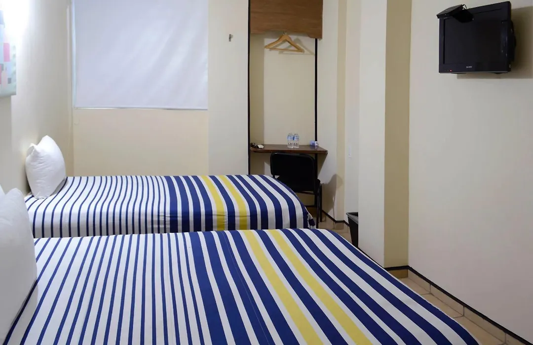 Hotel Mateos 1215-1