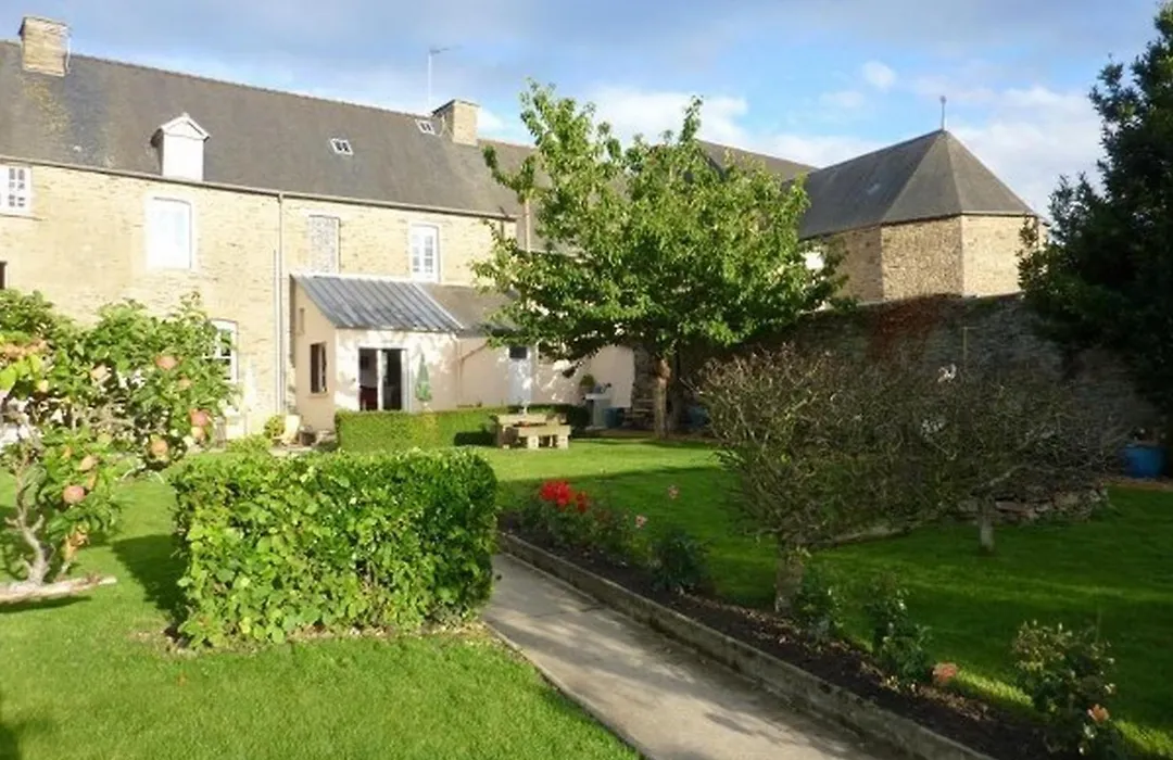 Maison D'Hotes Les Belles De Mai-1