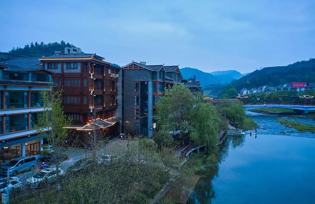 Lee'S Boutique Resort & Including Free Breakfast And Free Pick-Up Service-1