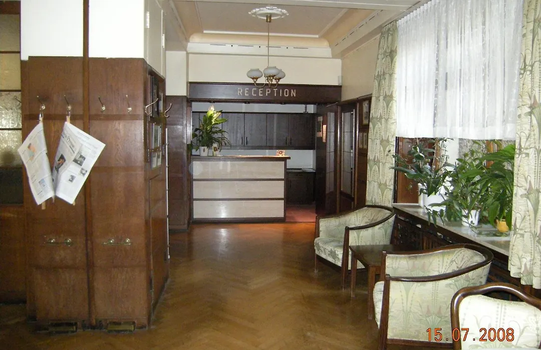 Hotel Merkur Garni-1