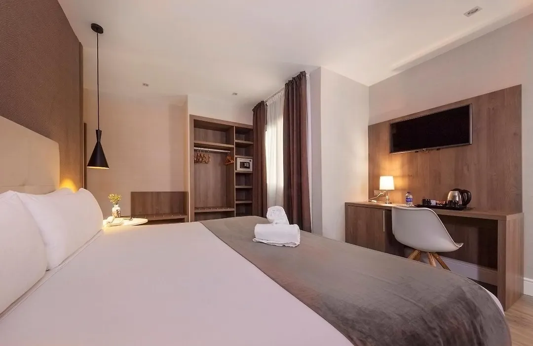 Hotel Oasis-1