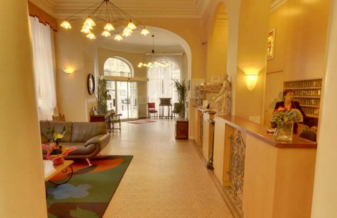 Hotel Continental Pau Centre-1