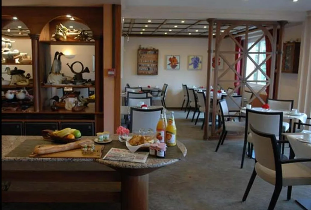 Hotel Les Remparts-1