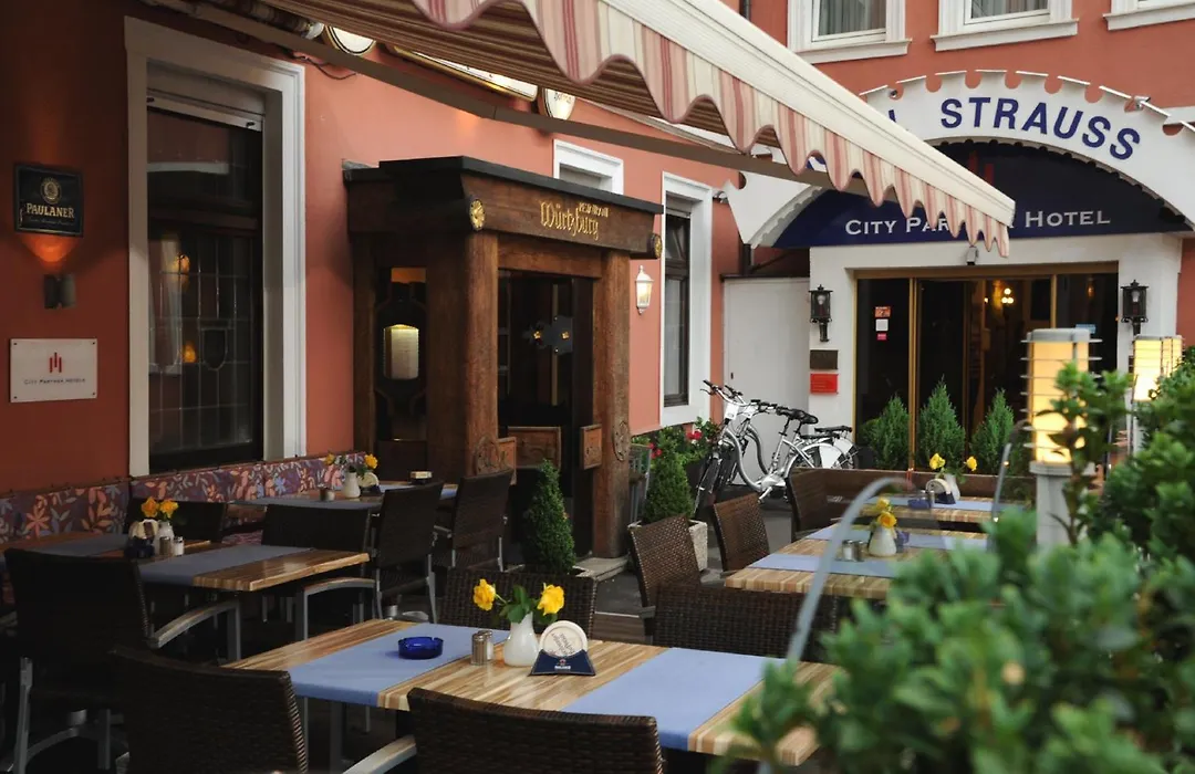 City Partner Hotel Strauss-1