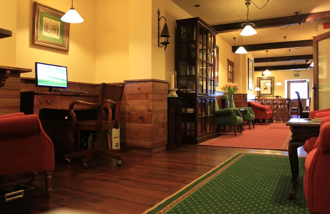 Hotel Virxe Da Cerca By Pousadas De Compostela-1