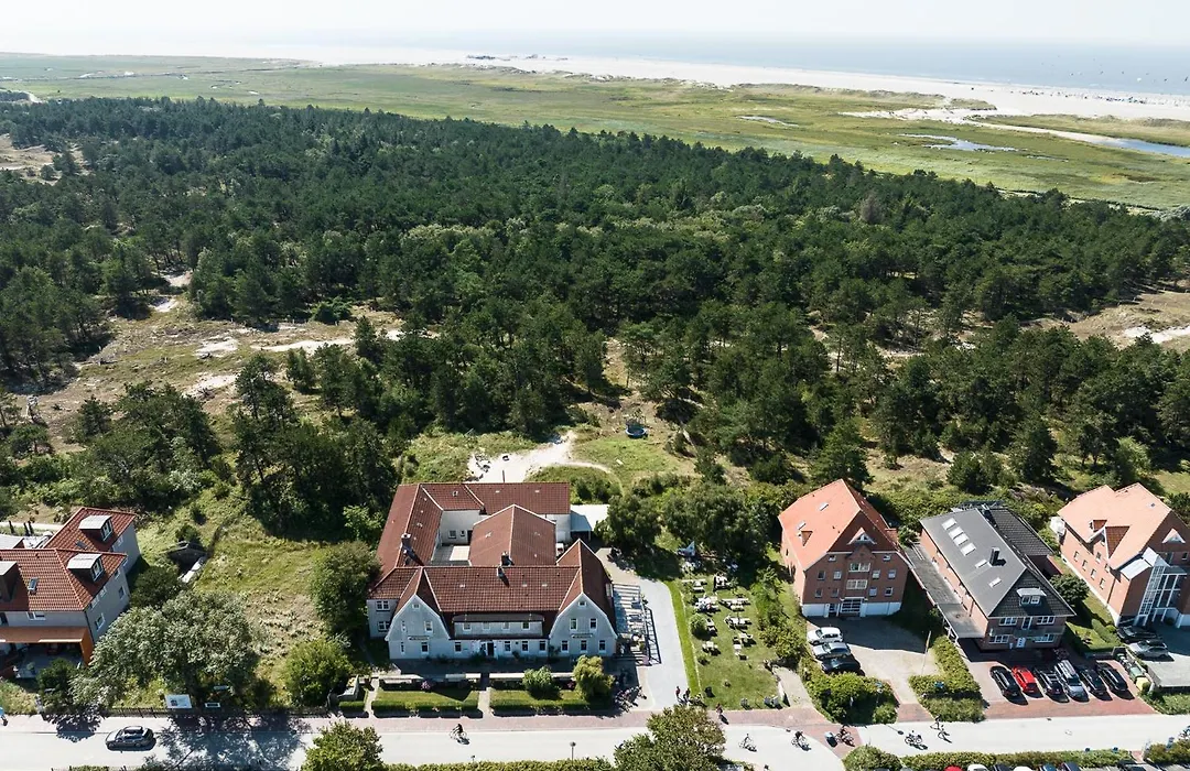Hotel 'Das Strandhaus'-1