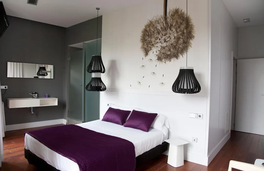 Khu Hotel-1