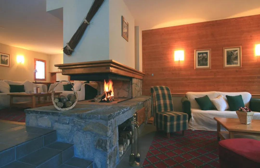 Lagrange Vacances Chalets du Galibier-1