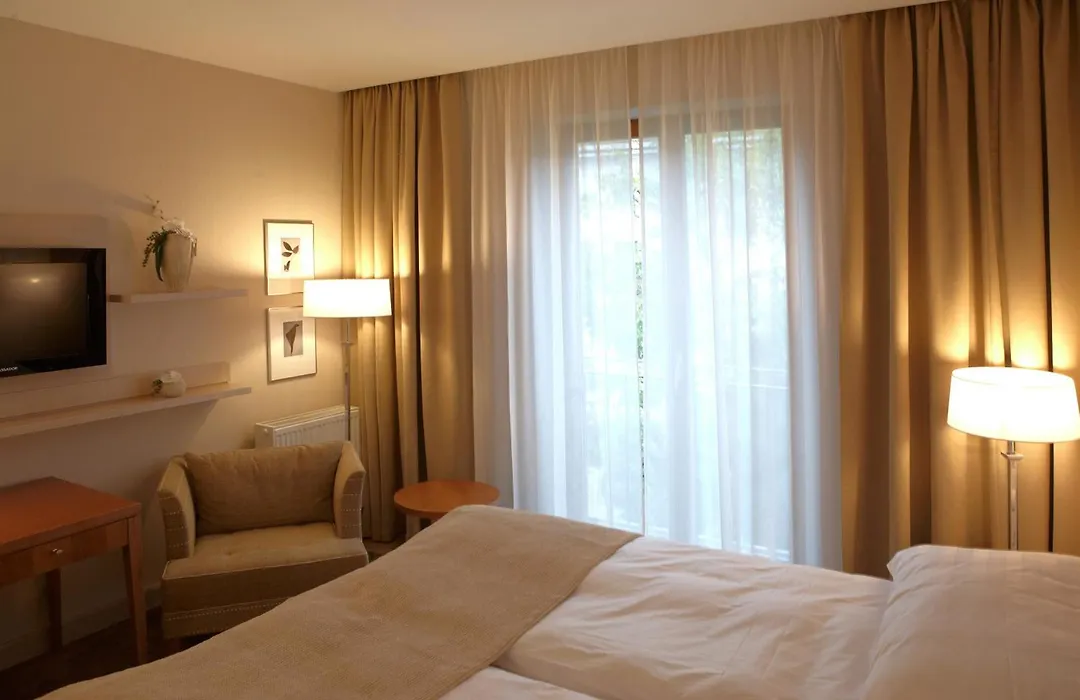 Hotel Ambassador-1