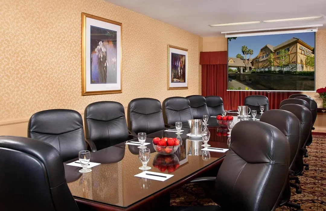 Azure Hotel&Suites Ontario Trademark Collection By Wyndham-1