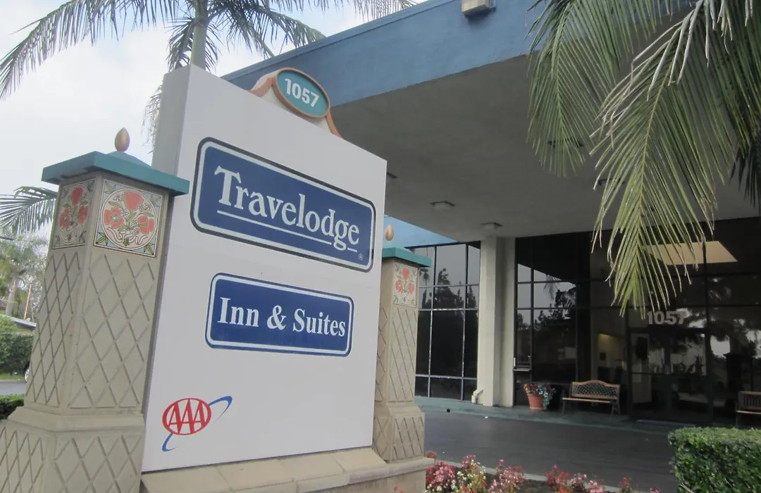 Travelodge Inn & Suites By Wyndham Anaheim On Disneyland Dr-1