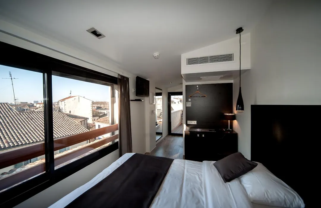 Central Hotel-1