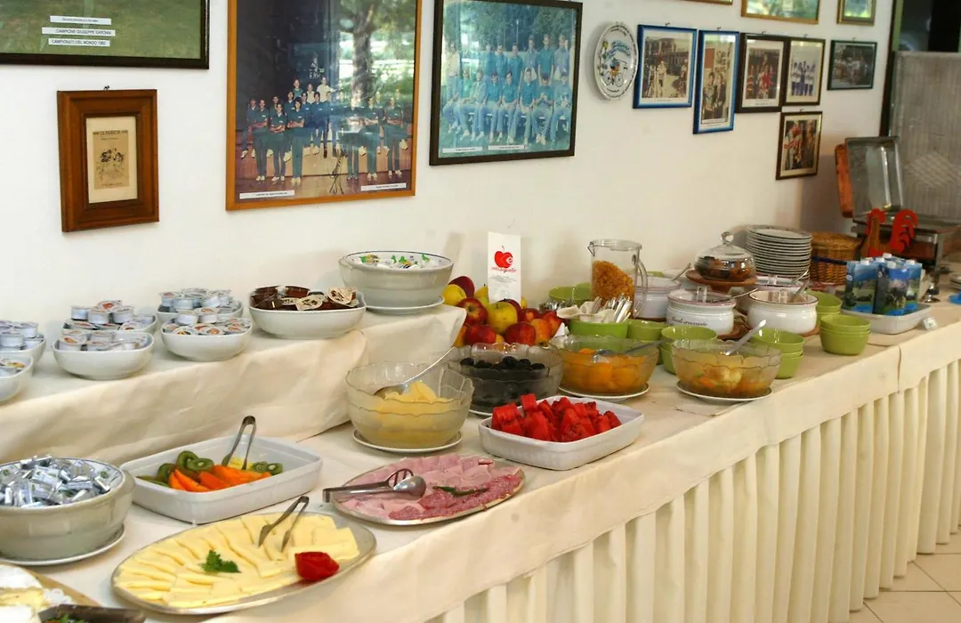 Hotel Piccolo Mondo-1