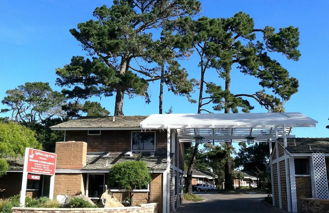 Lighthouse Lodge & Cottages-1