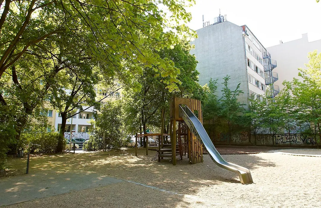 Apartmenthouse Berlin - Am Goerlitzer Park-1