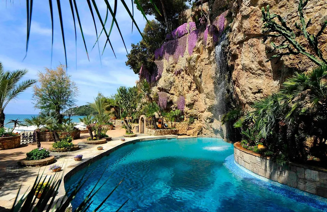 Aeneas' Landing Resort-1
