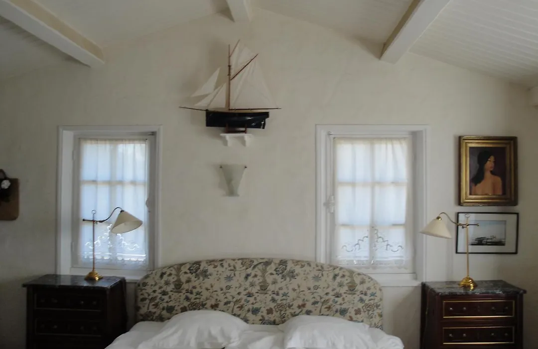 Le Buzet Bleu Bed & Breakfast-1