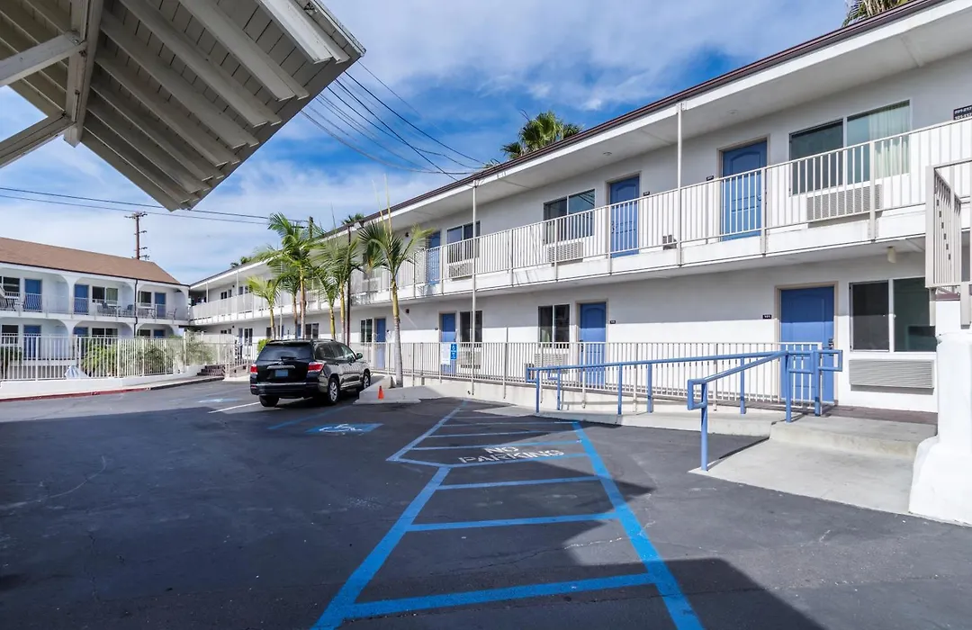 Pacific Inn-1