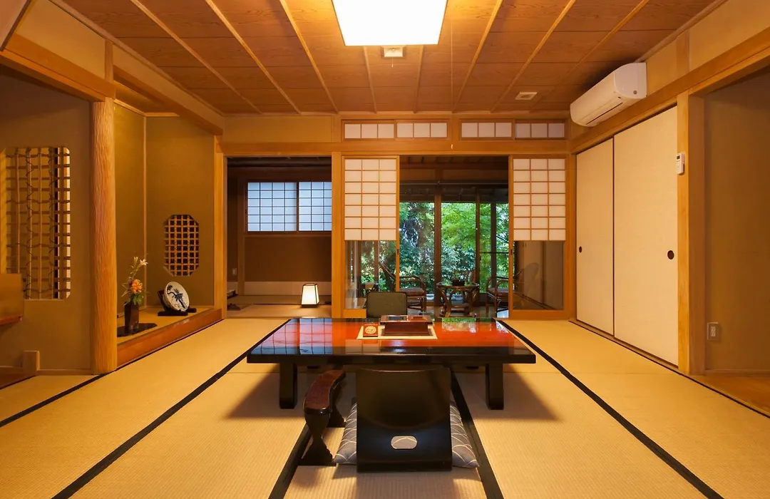 Beppu Showaen-1