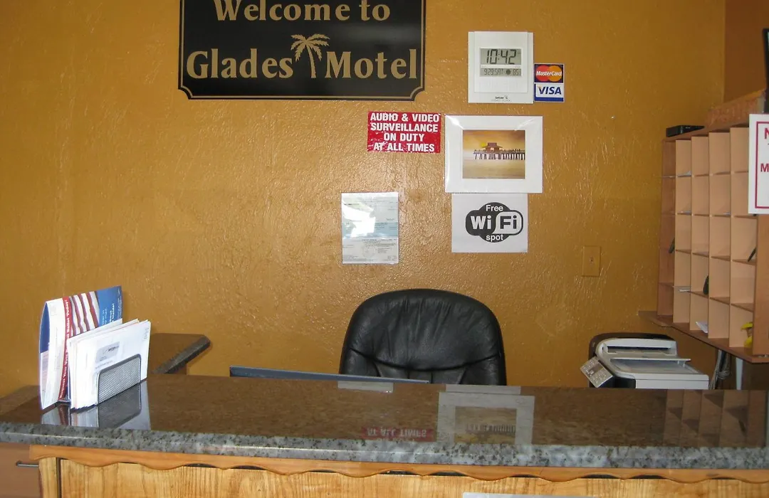 Glades Motel - Naples-1