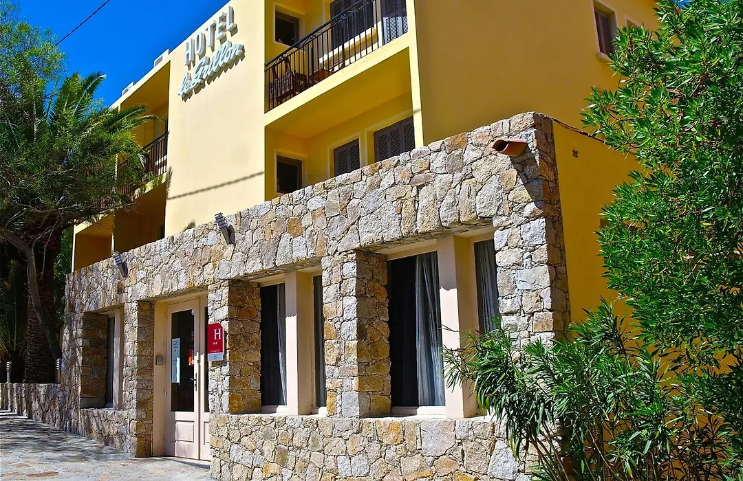 Hotel Le Grillon-1