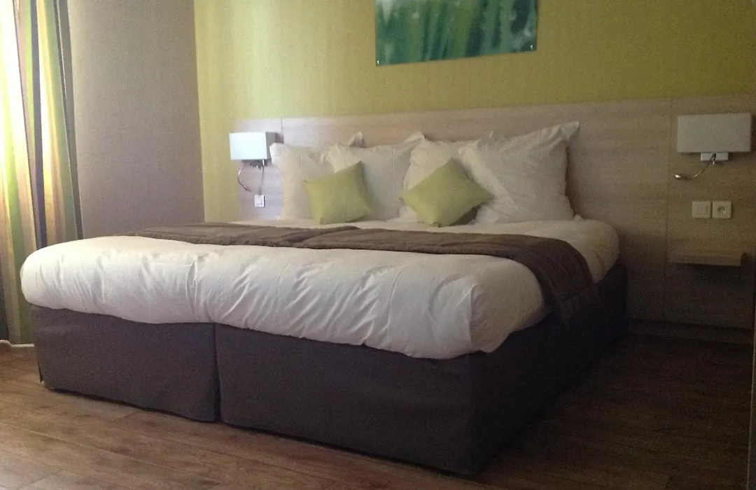The Originals City, Hôtel des Lys, Dreux (Inter-Hotel)-1