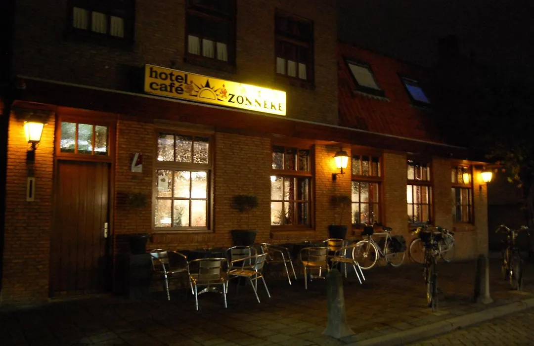 Hotel Cafe 't Zonneke-1