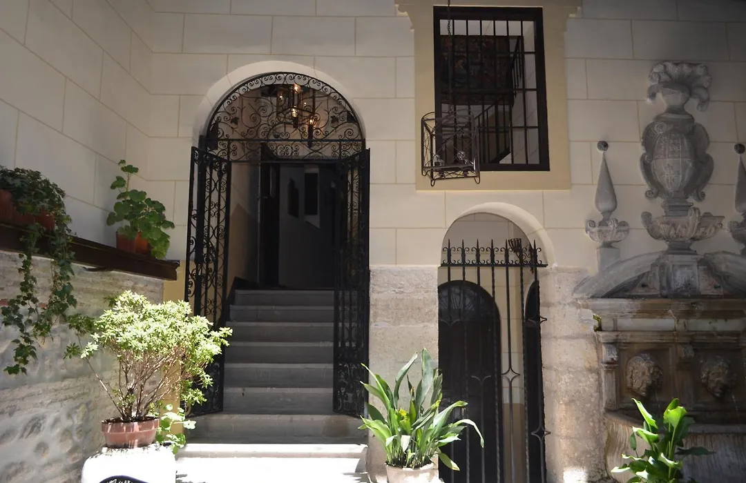Palacio De Mariana Pineda-1