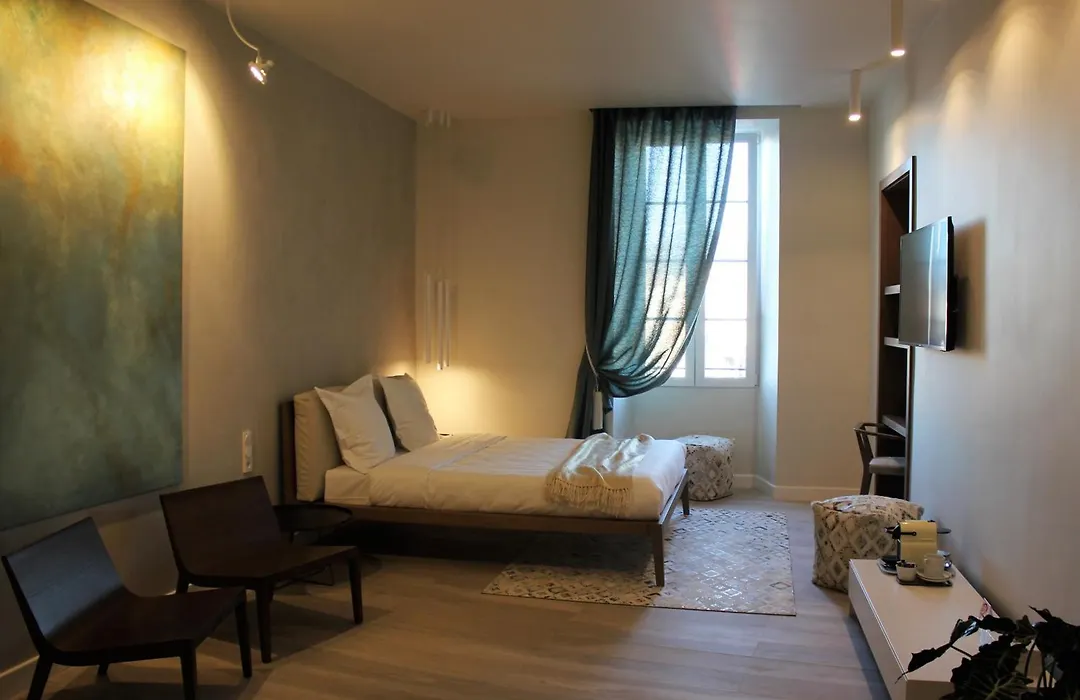 Les Suites Massena-1