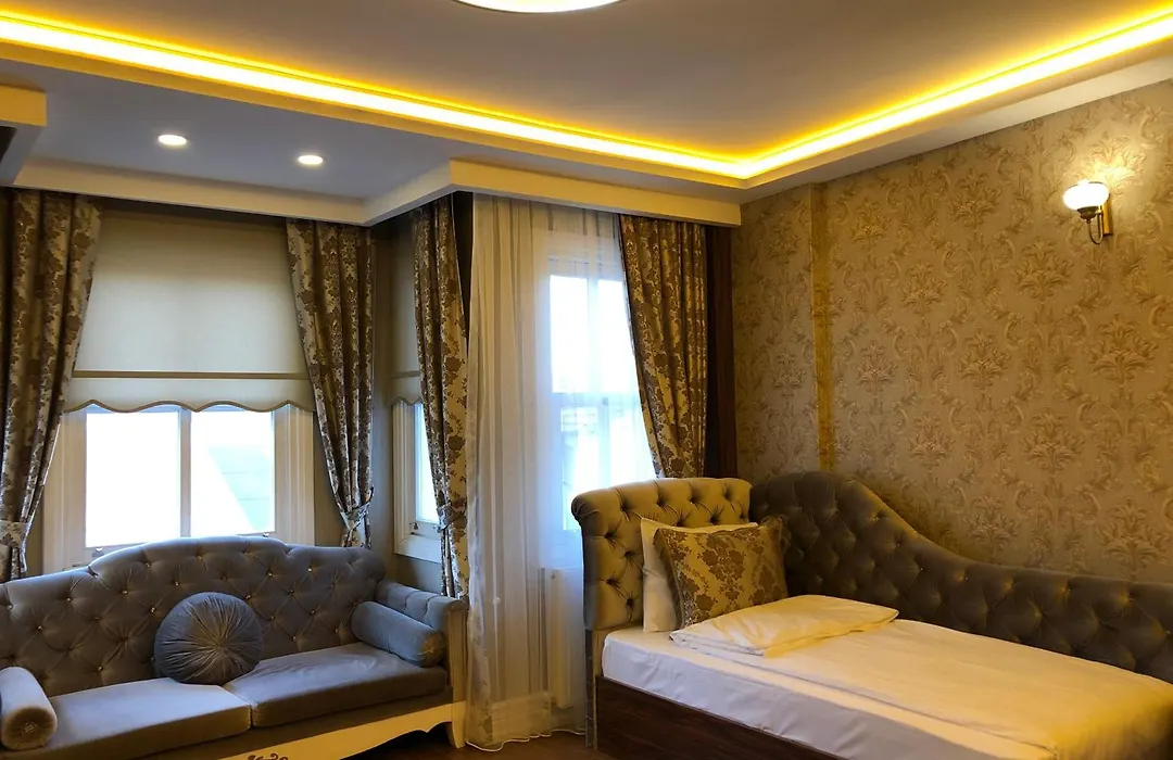 Rose Mansion By Otantik Suites-1