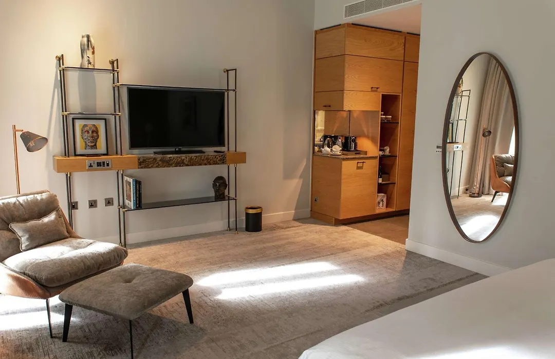 Lincoln Plaza Hotel London, Curio Collection By Hilton-1
