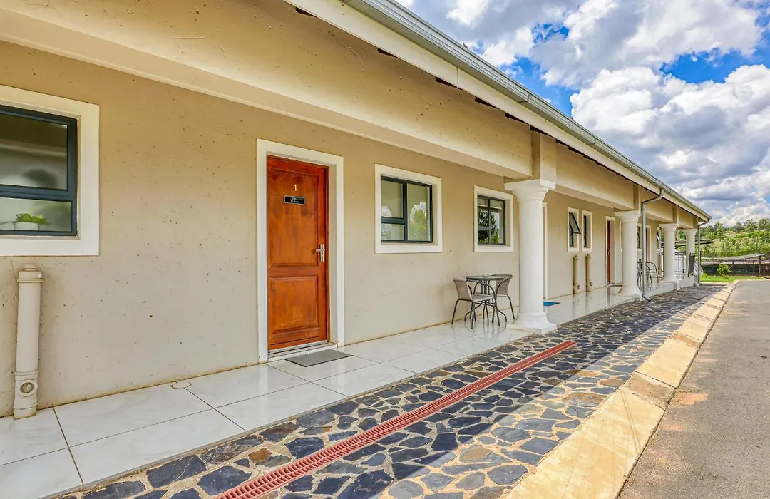 Villa Tasha Luxury Suites, Lanseria-1