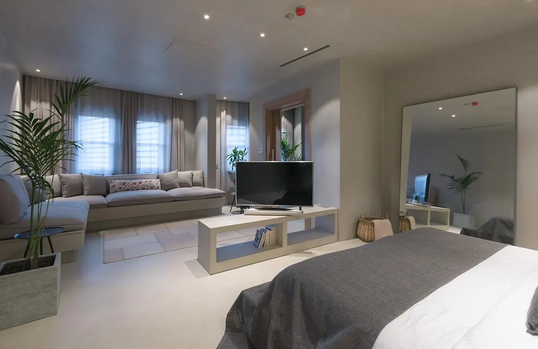 Omm Inn-1