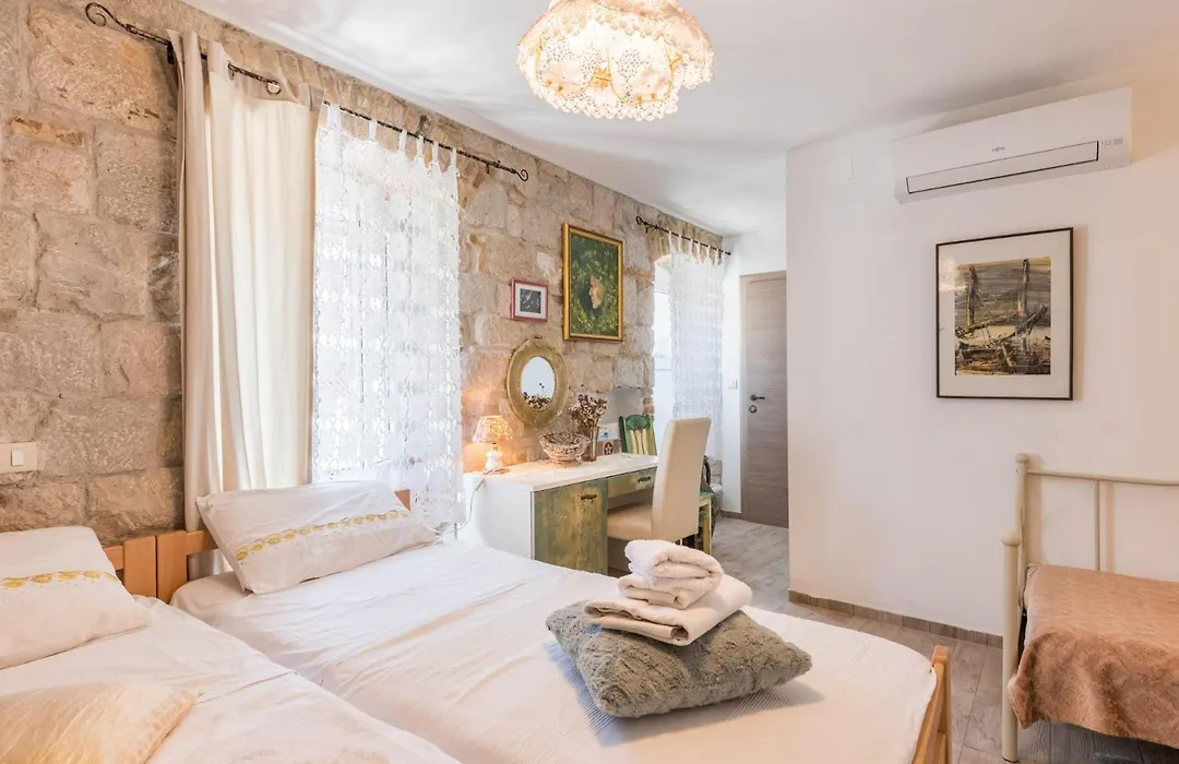 Kovacic Rooms-1