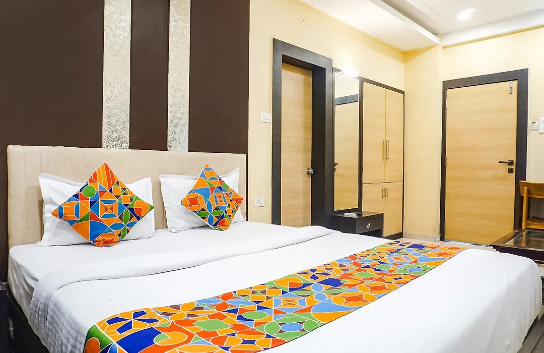 Fabhotel Krishna Regency - Nr Pcmg Park-1