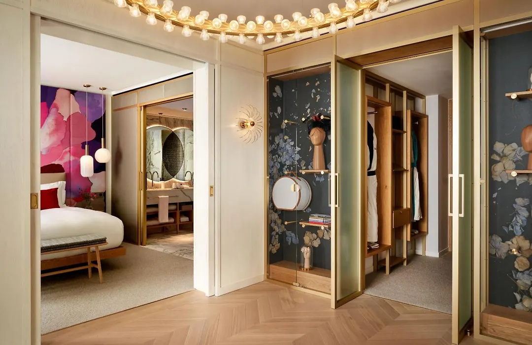The Botree London, Curio Collection By Hilton-1
