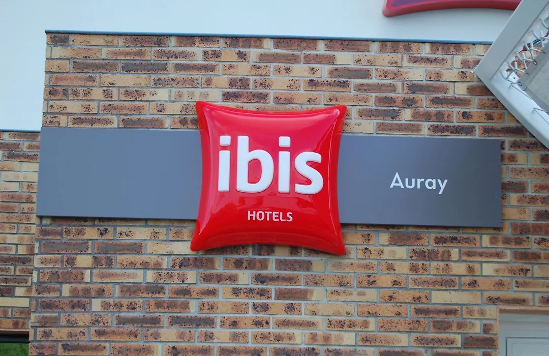 Ibis Auray-1
