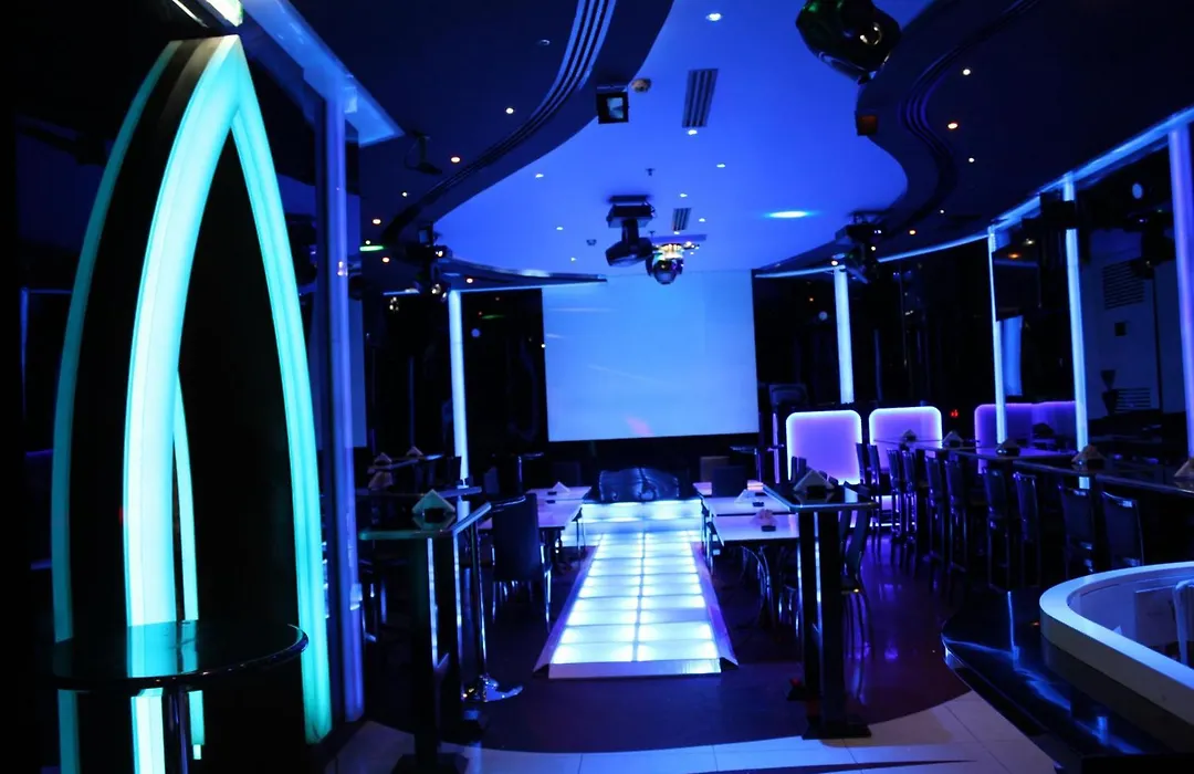 Broadway Hotel-1