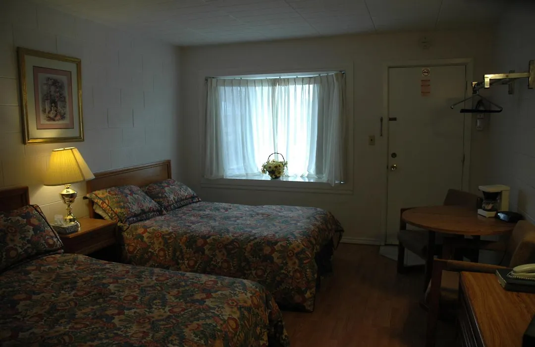 Blue Moon Motel-1
