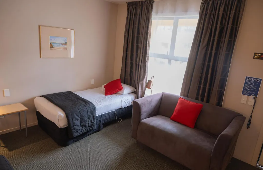Victoria Court Motor Lodge - Spa & Free Parking-1