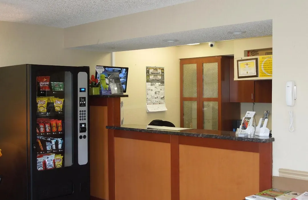 Super 8 By Wyndham Harrisonburg-1