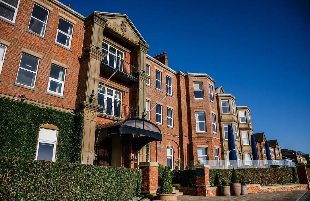 Clifton Arms Hotel-1