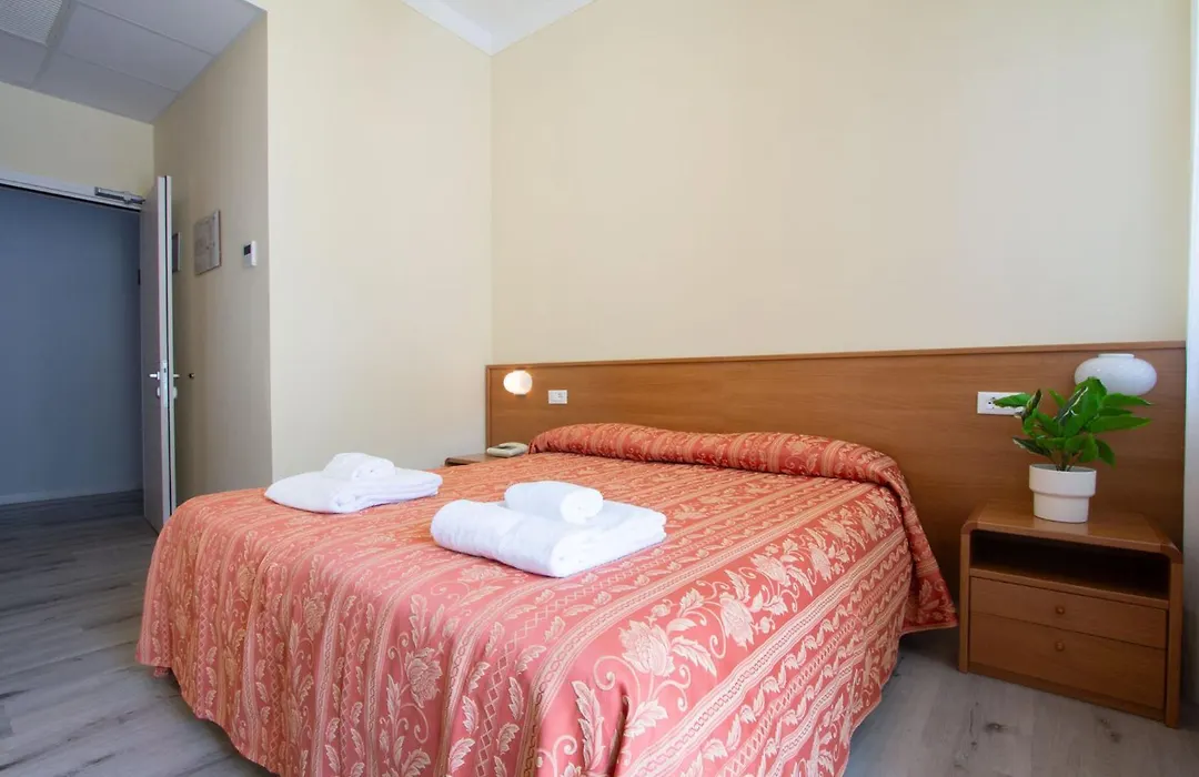 Hotel Benacus Torri Del Benaco-1